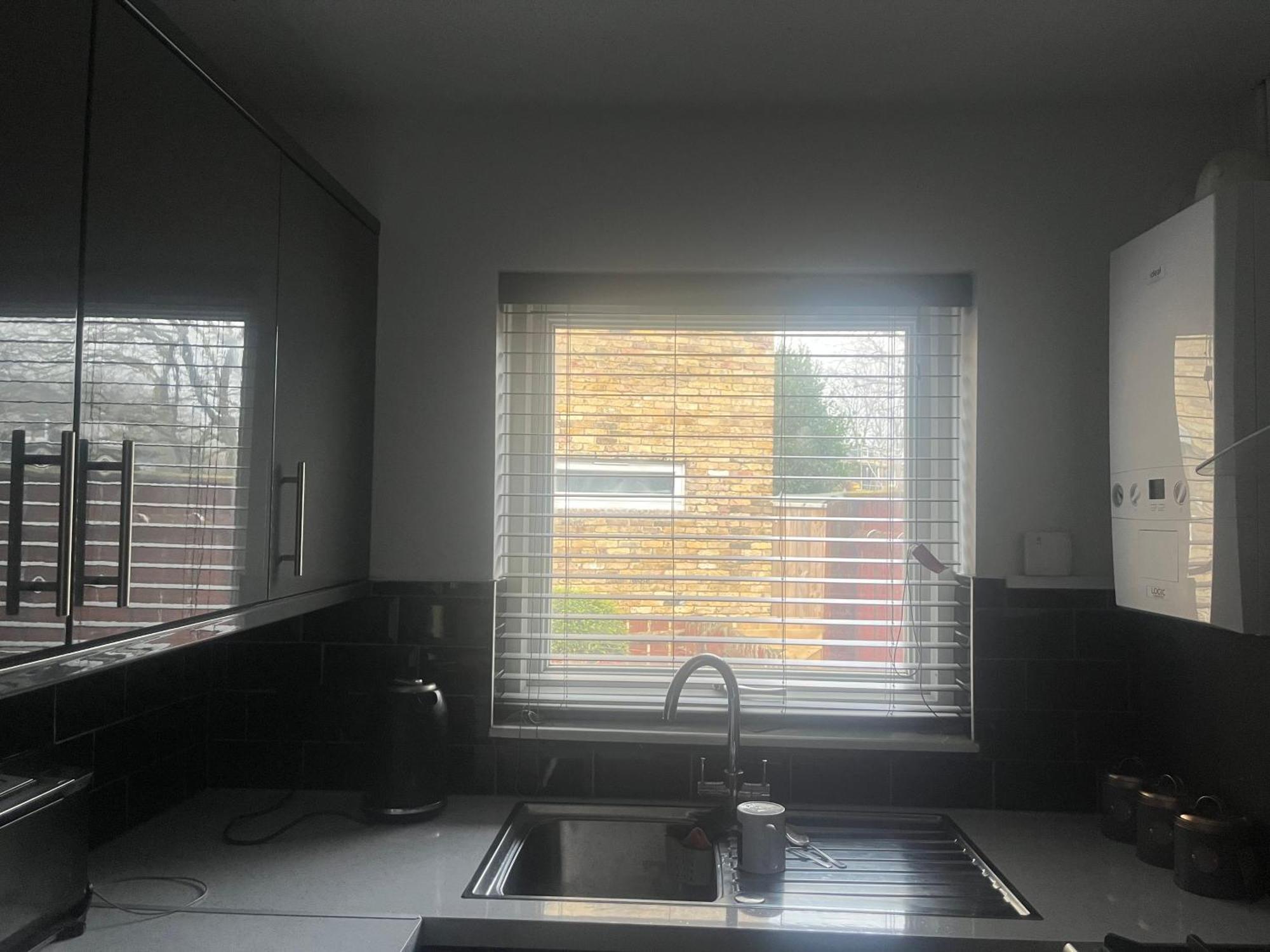 Queenomega'S Home Stay London Exterior photo